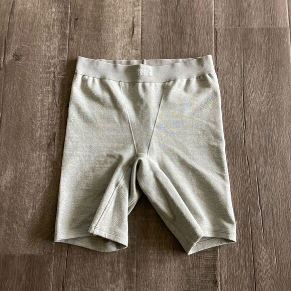 Skims Outdoor Basics Heather Gray Biker Shorts - Picture 6 of 7